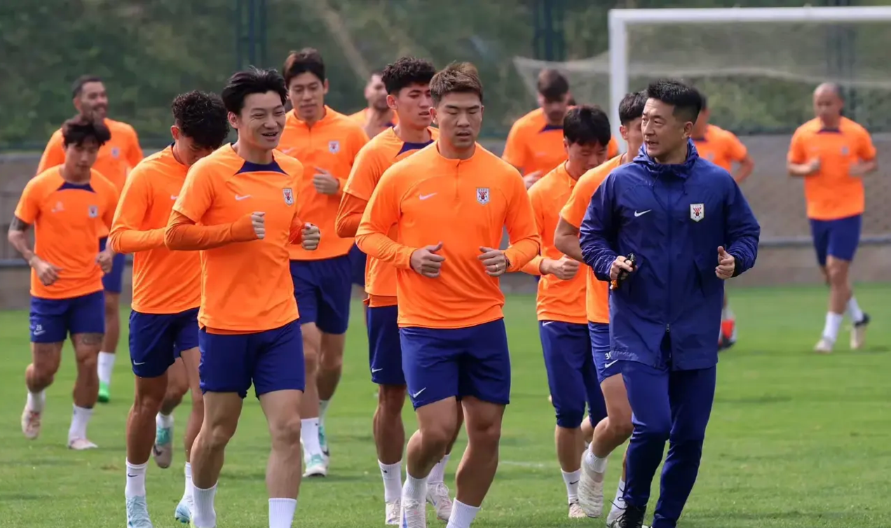 包含转会期突围战来临;都灵围绕中超复出首秀;底气十足;赛季目标并未改变的词条 包含转会期突围战来临;都灵围绕中超复出首秀;底气十足;赛季目标并未改变的词条