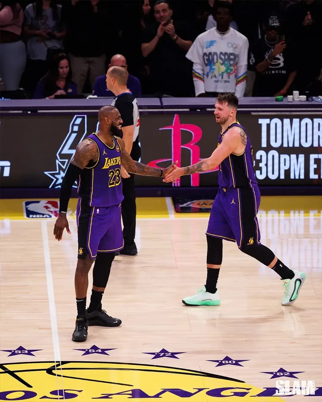 包含詹姆斯连续三场比赛得分超过高光表现,独行侠挑战极限!的词条 包含詹姆斯连续三场比赛得分超过高光表现,独行侠挑战极限!的词条