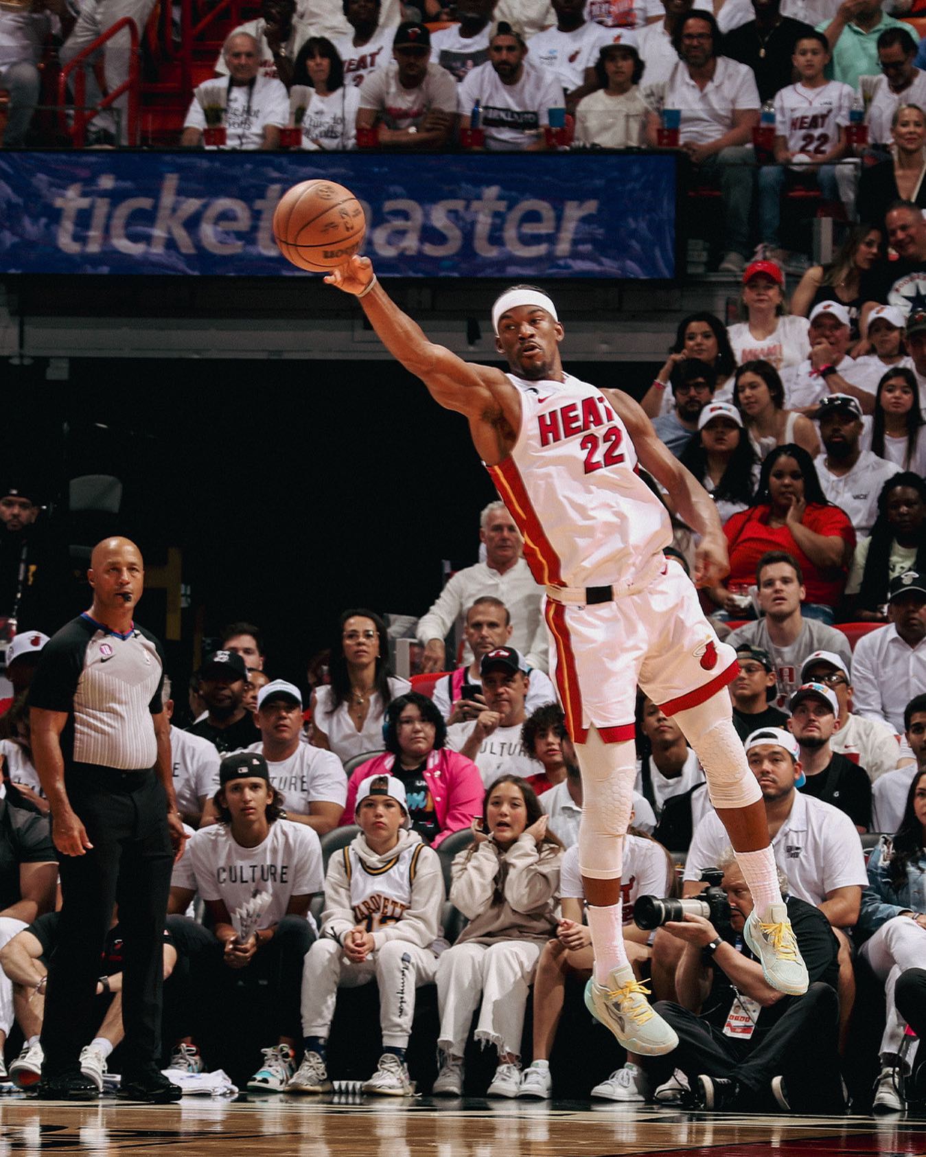 巴特勒迎来十五赛季高光表现，公牛球迷沸腾！的简单介绍