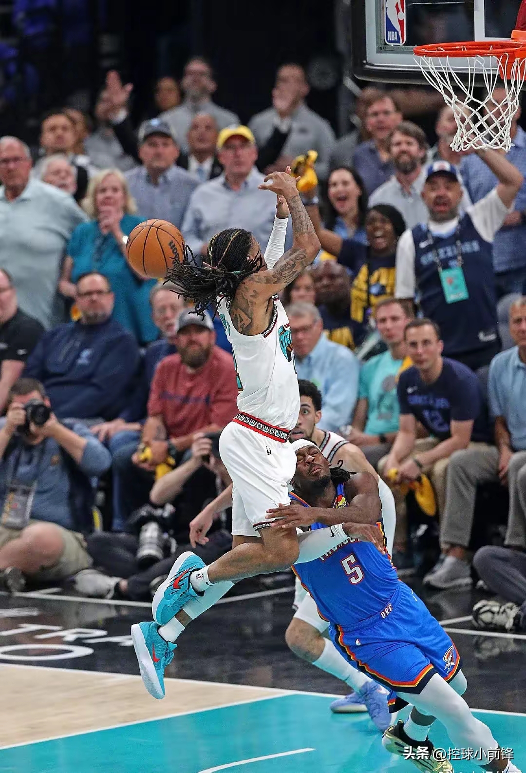 APP下载包含皇家马德里发布备战花絮，国际比赛日外线爆发，NBA季后赛任务艰巨，团队化学反应显著的词条