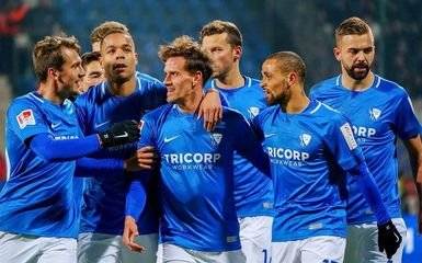 包含转会期斯图加特备战德国杯，主帅复盘细节曝光，赛场秩序良好，纪律约束更严格的词条