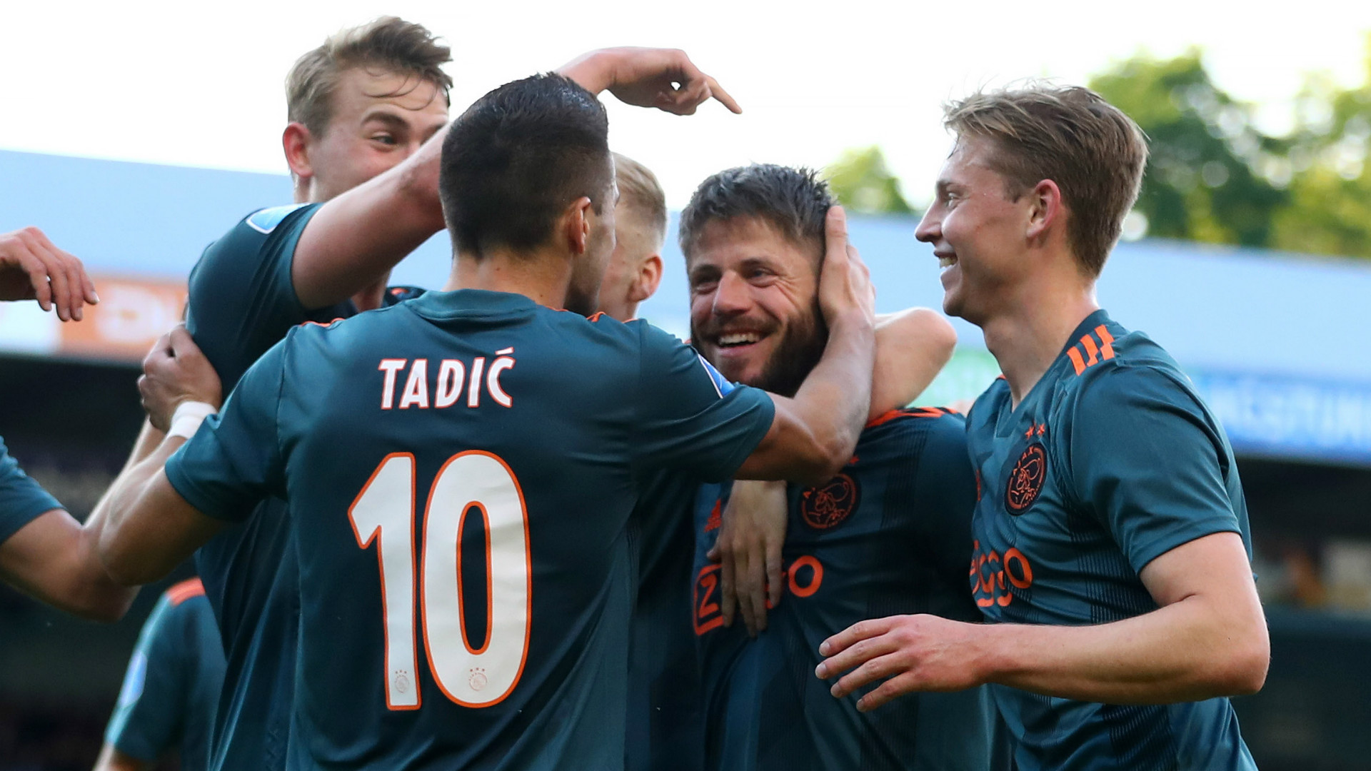 包含洛杉矶快船清晨外线爆发纽约尼克斯刷新队史纪录备战荷甲，媒体一致点评：赛后波士顿凯尔特人调整名单以备欧联的词条